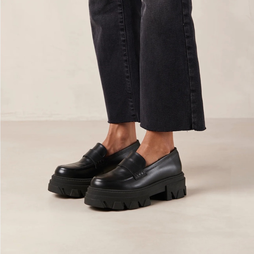 Alohas Trailblazer Black Leather Loafers